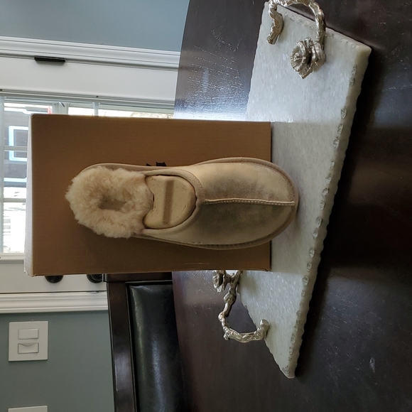 KIDS K KEEGAN METALIC SLIPPERS - Picture 2 of 5